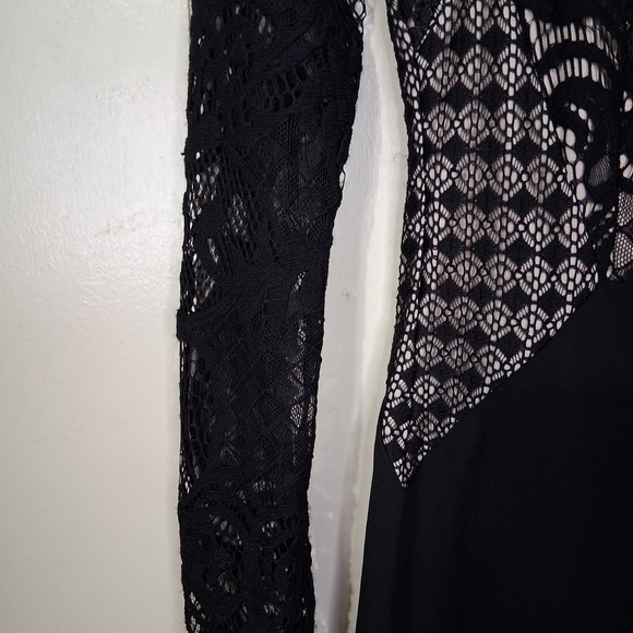 a'gaci Black Long-Sleeve Lace Sheer Panel Bodycon Dress - Picture 4 of 5